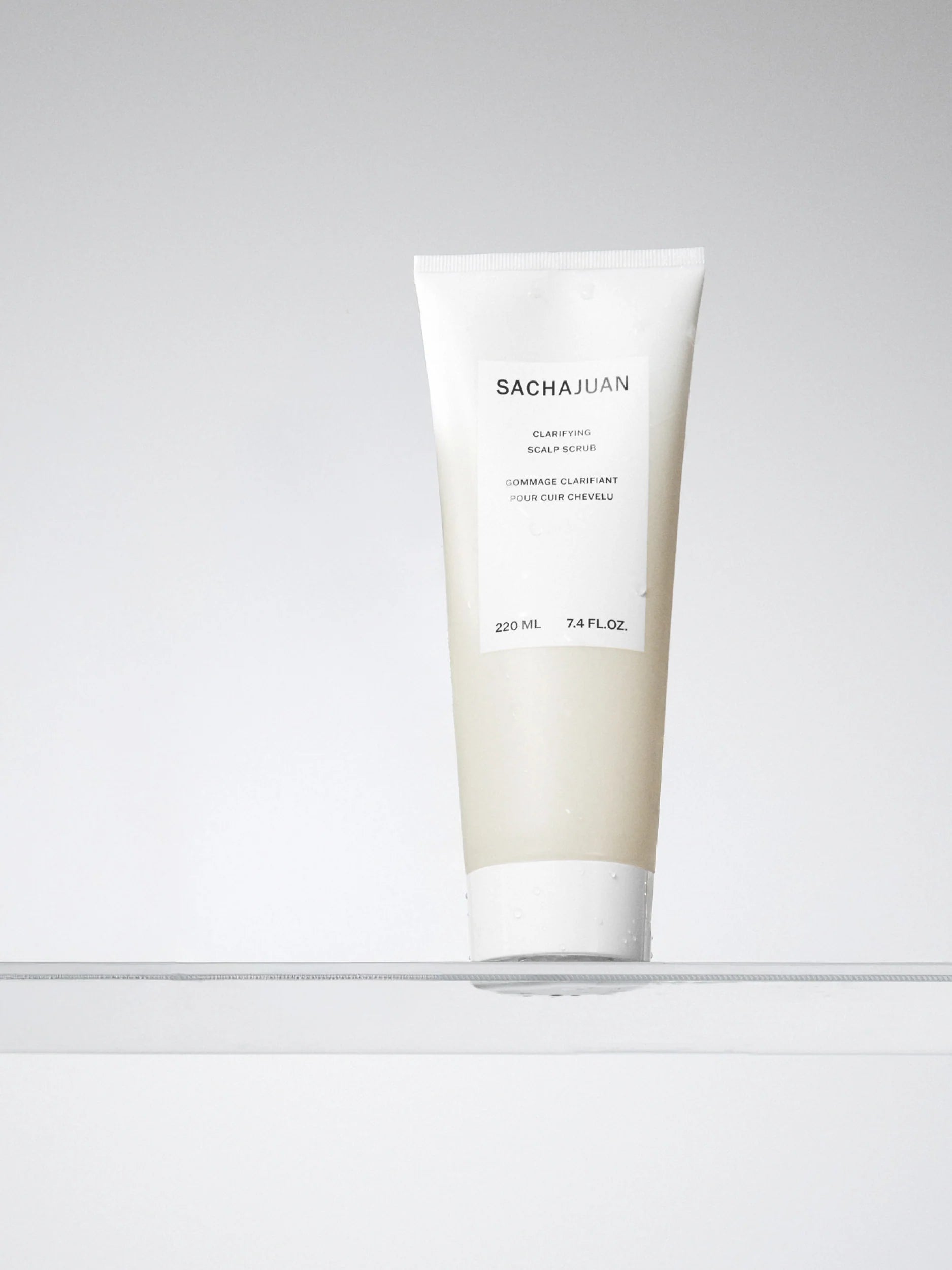 Clarifying Scalp Scrub Lifestyle Image