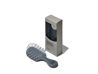 Virtuous - Detangling Pocket Hair Brush Lifestyle Image  2